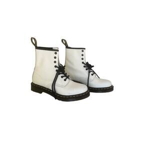 Dr. Martens 1460 White Smooth Leather Combat Boots Women’s Size 7 US / 5 UK 8